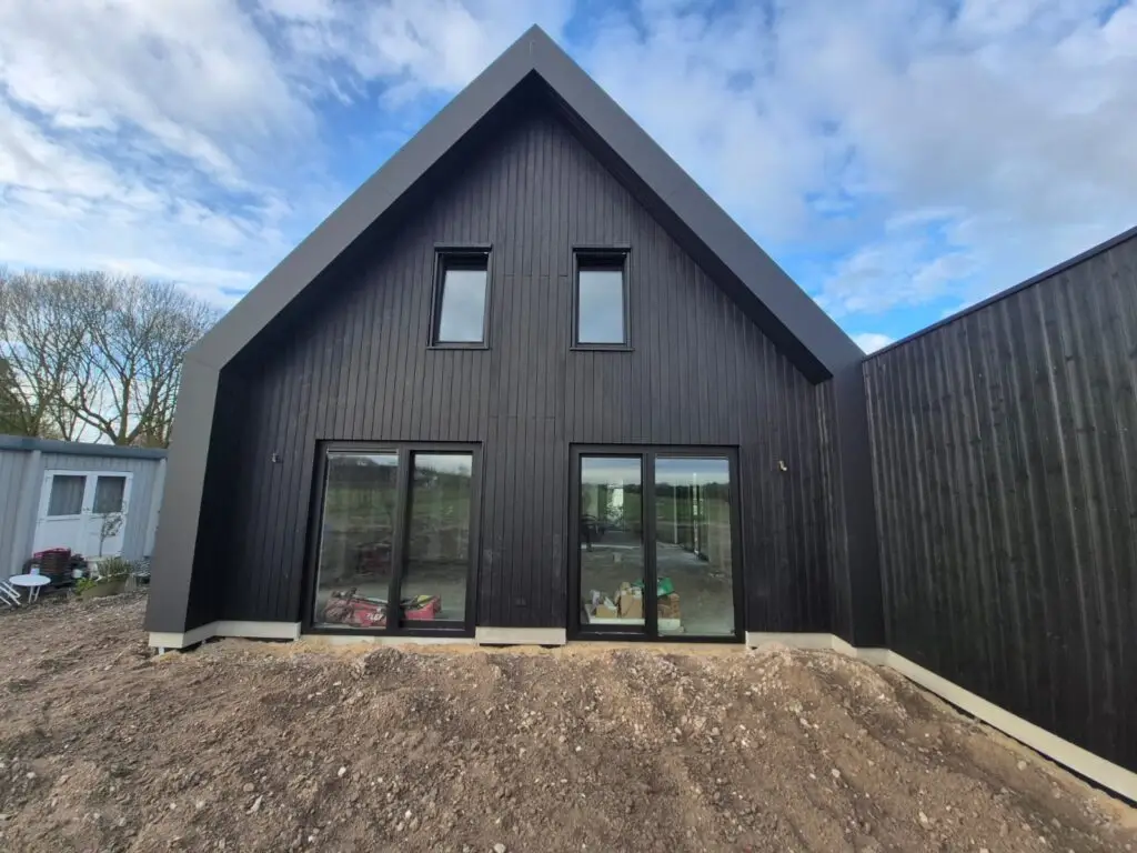 Project Tull ’t Waal – Woning in composiet RAL 9005 matt