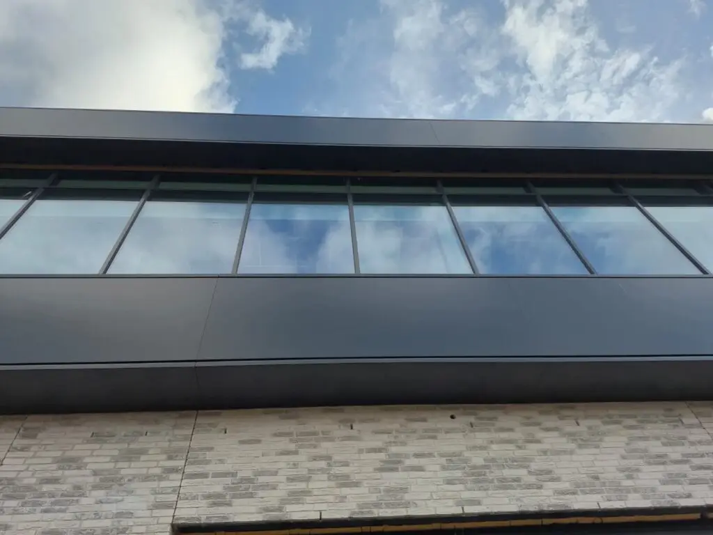 Project DC Lisse – Aluminium composiet gevel RAL 7021