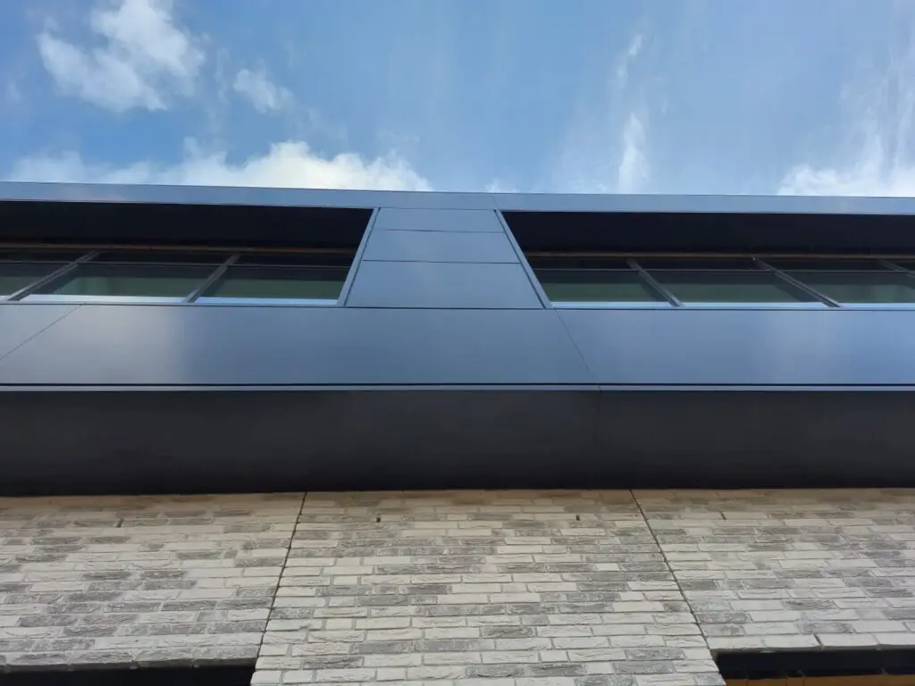 Project DC Lisse – Aluminium composiet gevel RAL 7021